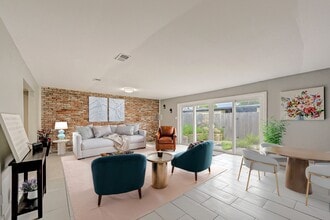 Building Photo - 13194 Trail Hollow Dr