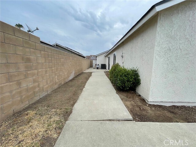 Building Photo - 12650 Cypress Ave