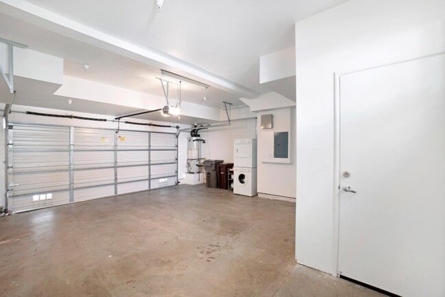 Building Photo - 153 City Limits Cir