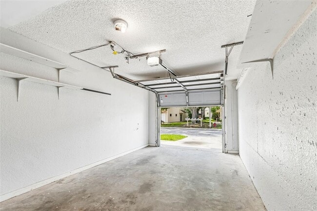 Building Photo - 6437 93rd Terrace N