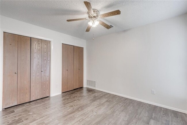 Building Photo - 11405 Walnut Ridge Dr