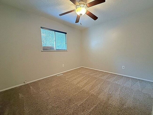 Building Photo - 3 bedroom ranch home nestled in a cul-de-sac!
