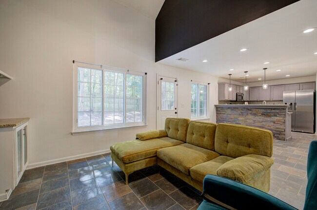 Building Photo - 7202 Cedar Forest Dr