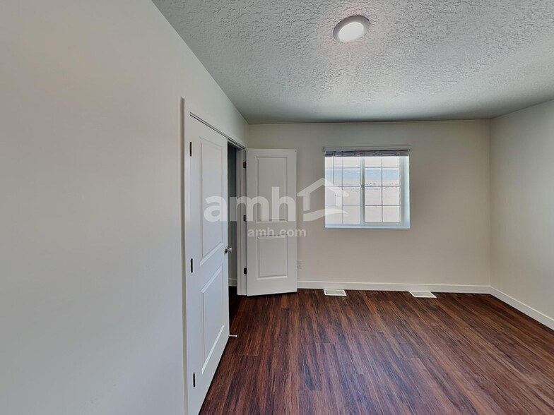 Building Photo - 7105 Woods Rose Dr