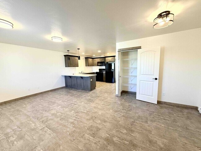 Building Photo - 1048 Enterprise Dr