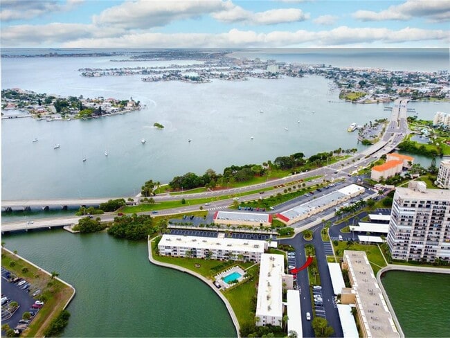 Building Photo - 7405 Bay Island Dr S