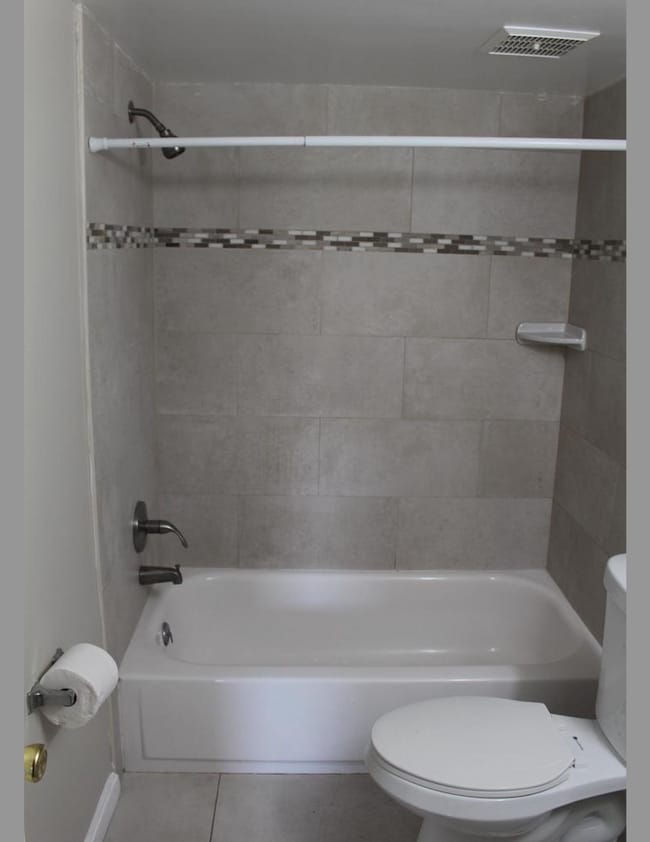 Building Photo - 106 Duvall Ln