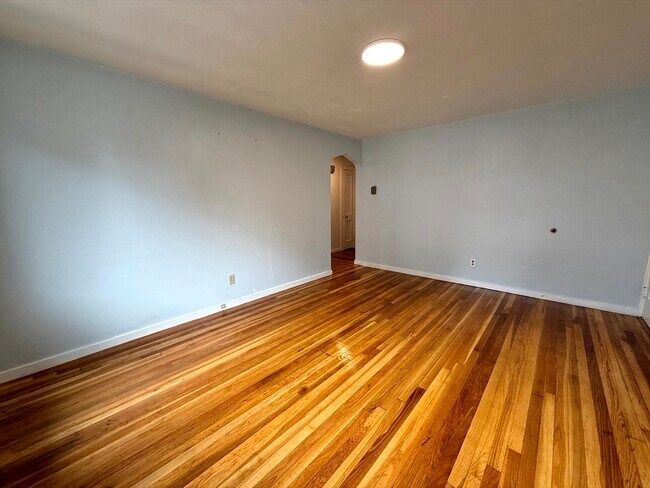 Building Photo - 45 Aldrich Rd