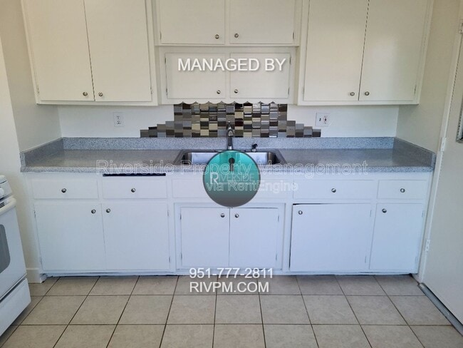 Building Photo - 6262 Jones