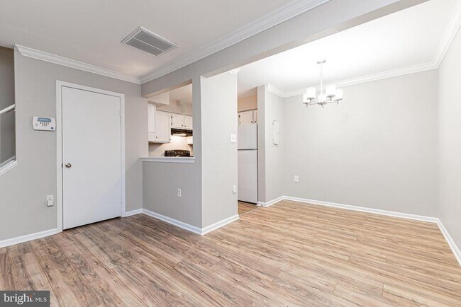 Building Photo - 7438 Emerald Dr