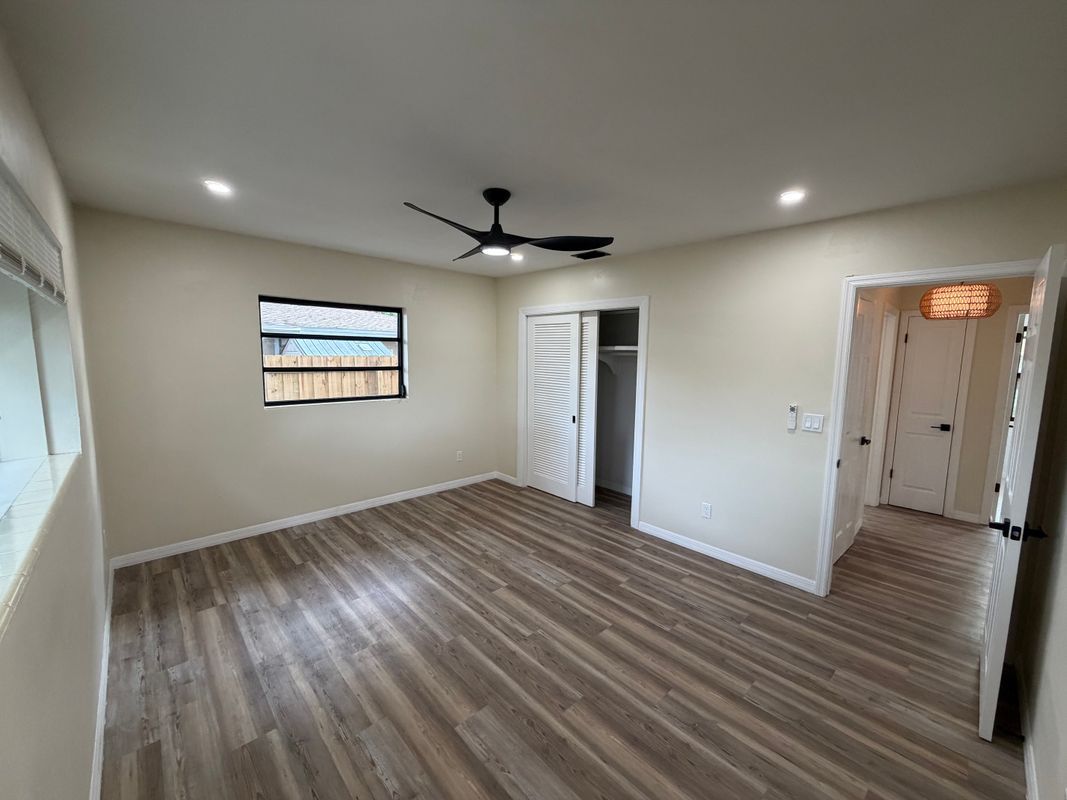 Building Photo - 1418 Dexter Dr
