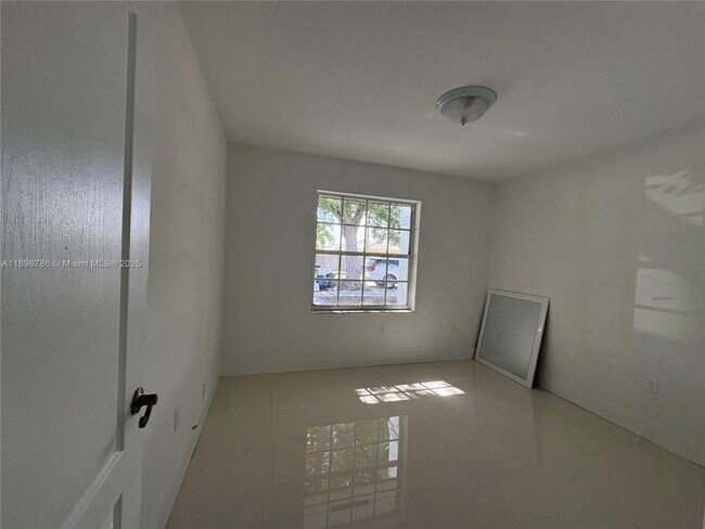 Building Photo - 14845 SW 36th Terrace