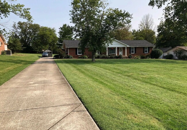 Building Photo - 3bed/2bth. Once acre lot w/storage shed an...