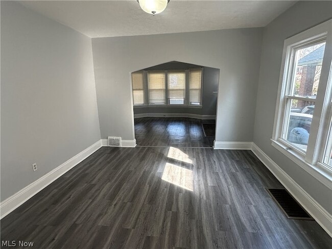 Building Photo - 3342 Desota Ave