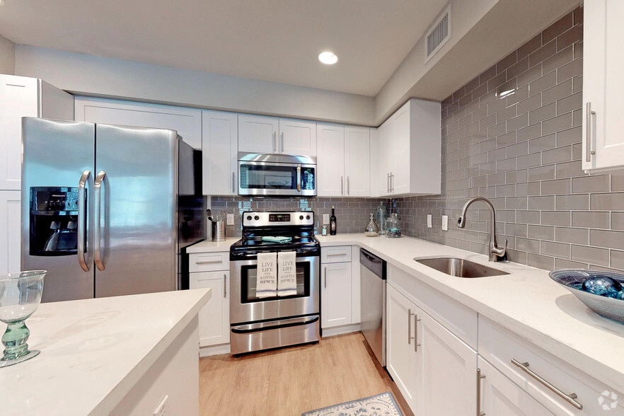 3 BR, 2.5 BA - 1,421 SF Catalina - Solero at Plantation