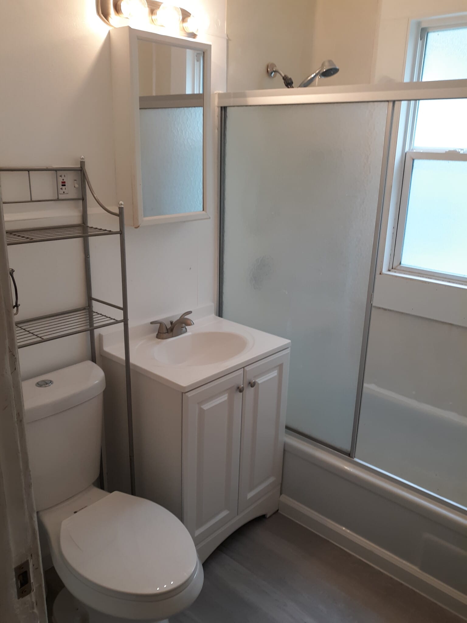 Building Photo - 3463 N Oakland Ave