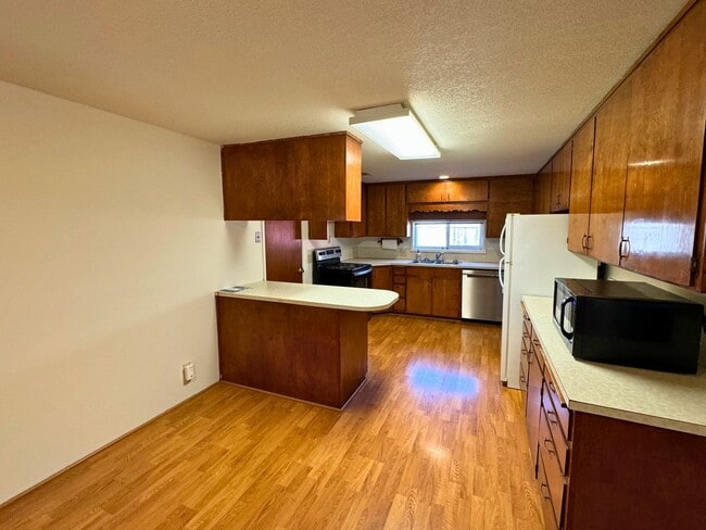 Building Photo - (HAR) South Eugene 4 bedroom/2 bath Home