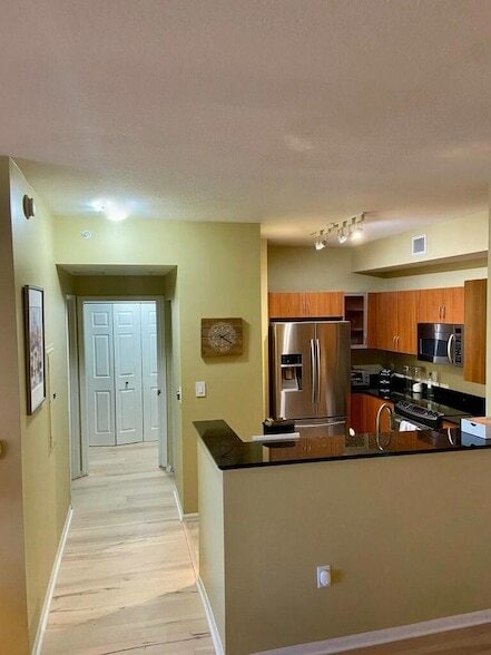 Building Photo - 802 W Windward Way