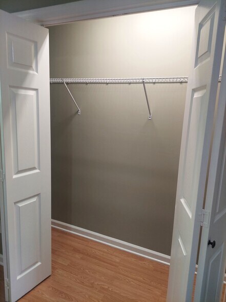 Closet Bedroom 2 - 108 Bell St