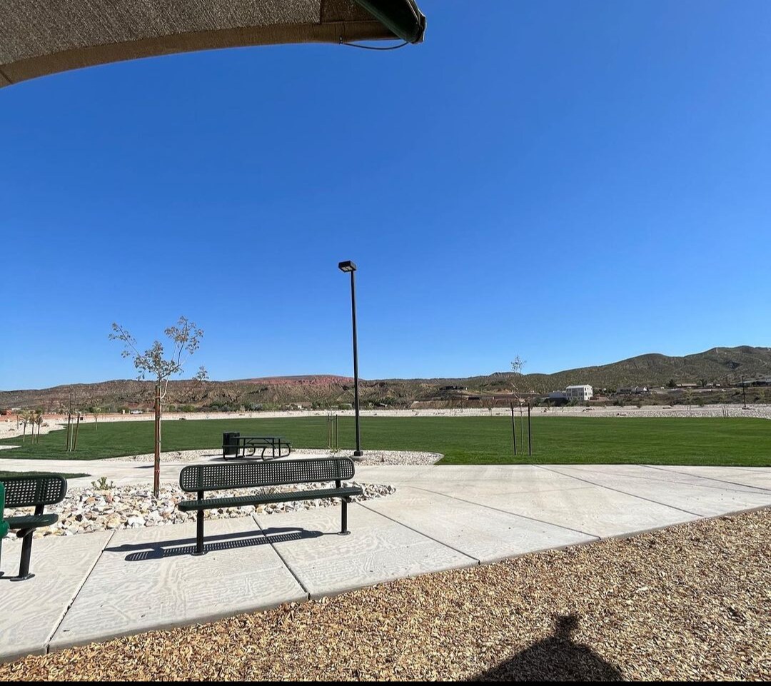 Building Photo - 693 S Taylor Creek Dr