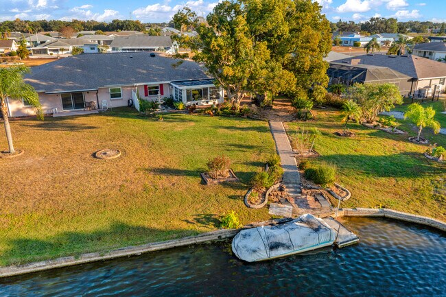 Building Photo - 1808 N Pebble Beach Blvd