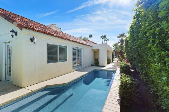 Building Photo - 77630 Cll Las Brisas W