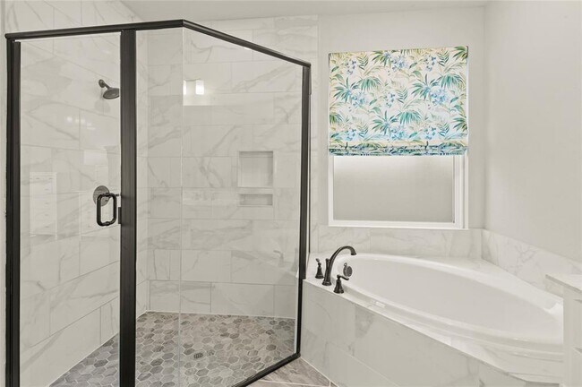 Building Photo - 111 Chinaberry Bnd
