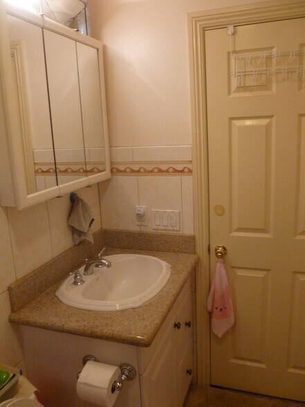 Building Photo - 2721 Montezuma Ave