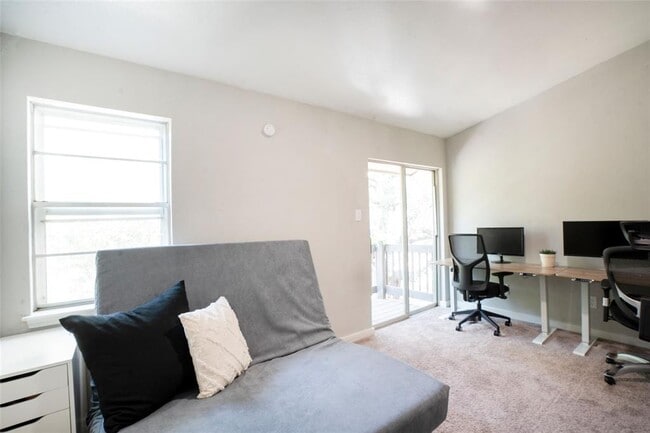 Building Photo - 1815 River Crossing Cir