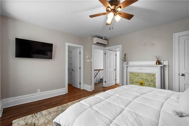 Building Photo - 1207 Linden Pl