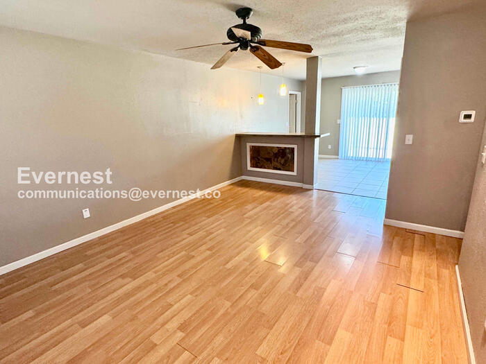 Building Photo - 1113 N Hickory Ave