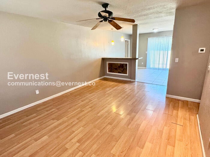 Building Photo - 1113 N Hickory Ave