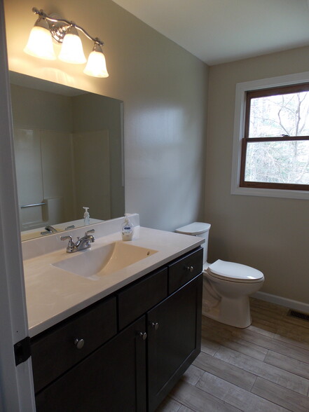 Building Photo - 115 Minechoag Heights