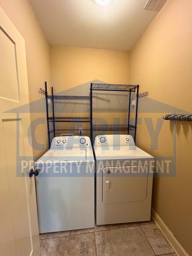 Building Photo - Modern 2-bedroom, 2.5-bath townhome