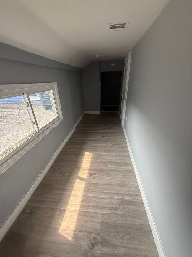 Building Photo - 171-173  Dundaff Street