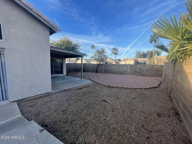 Building Photo - 1122 E Butler Dr