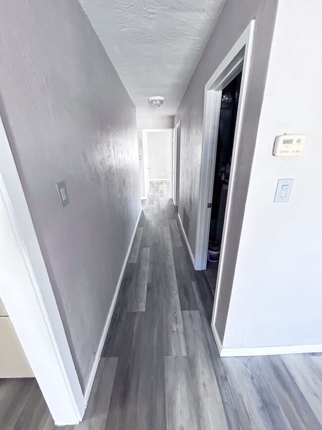 Building Photo - Remodeled 3 bedroom in Stead