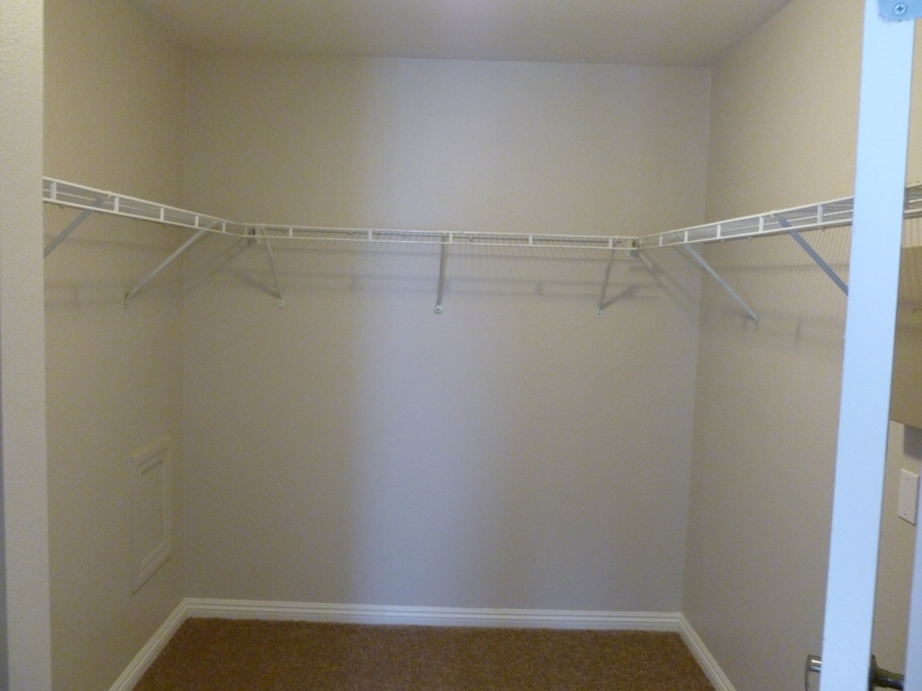 Building Photo - 2101 Sealion Dr