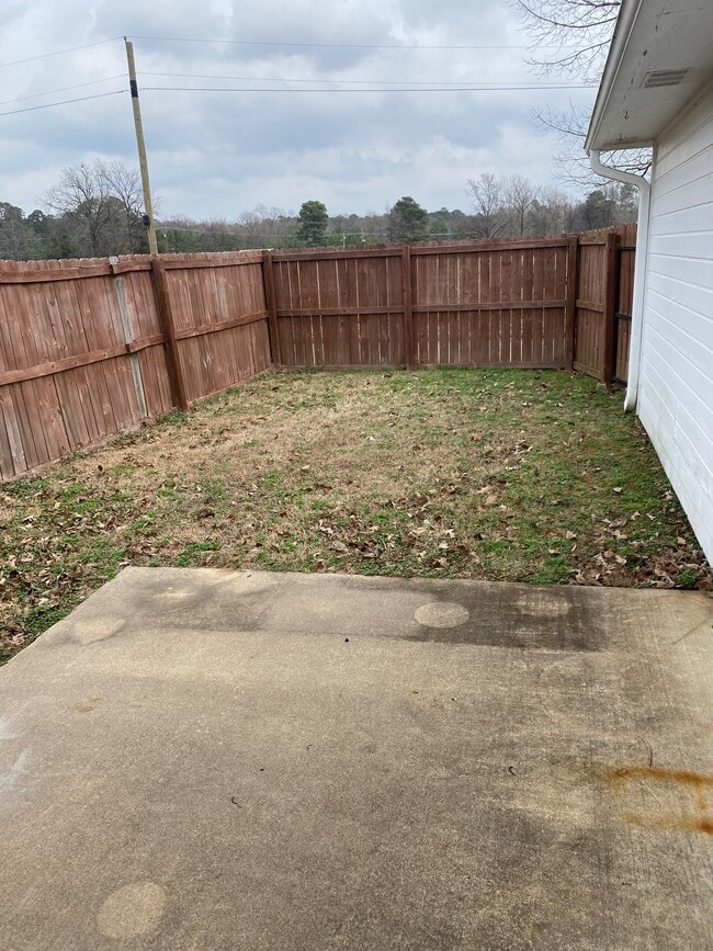 Building Photo - 6206 Summerhill Pl