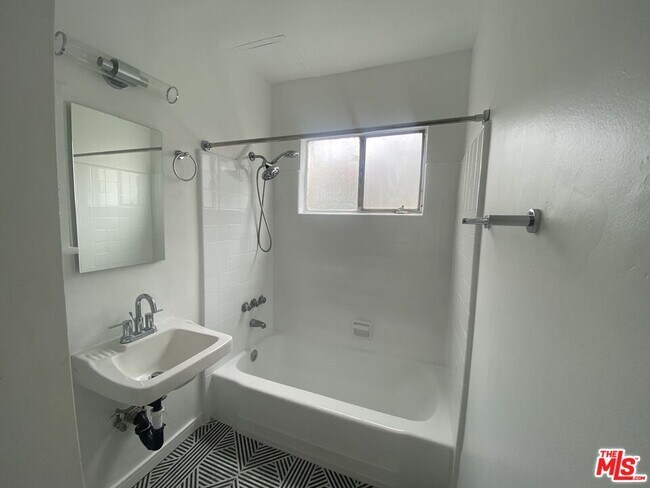 Building Photo - 1420 17th St