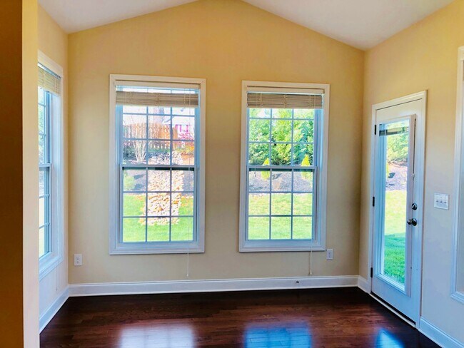 Building Photo - Immaculate 5bd 3bd Berewick home with many newly upgrades!