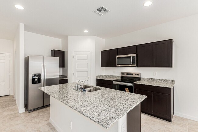 Building Photo - Brand New - Never Lived In 4 Bedroom / 2 B...