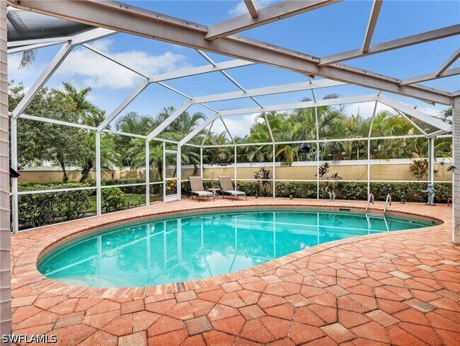 Building Photo - 1256 Naples Lake Dr
