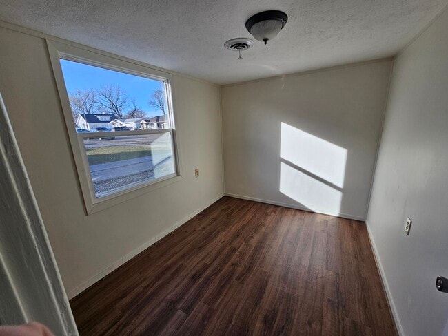 Building Photo - 2407 W 7th St