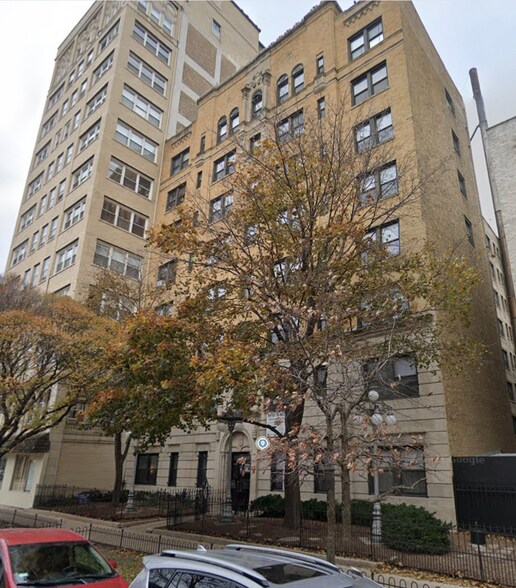 Building Photo - 6233 N Winthrop Ave