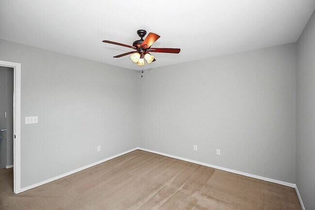 Building Photo - Spacious 3BD/2.5BA Home in Cabarrus Crossing!