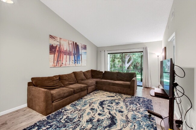 Building Photo - 460 Hardwood Pl