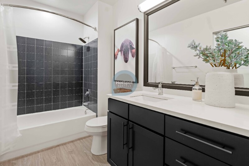 Building Photo - 1407 S State St