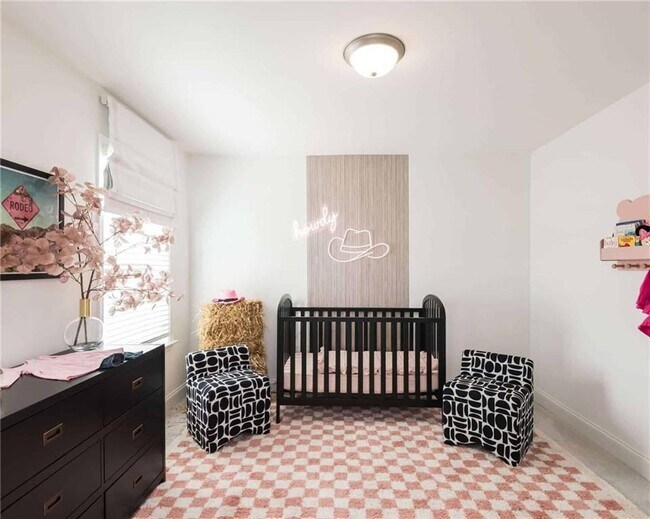 Building Photo - 7313 Yewtree Dr