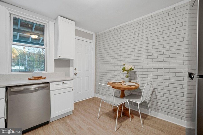 Building Photo - 3321 Elm Ave